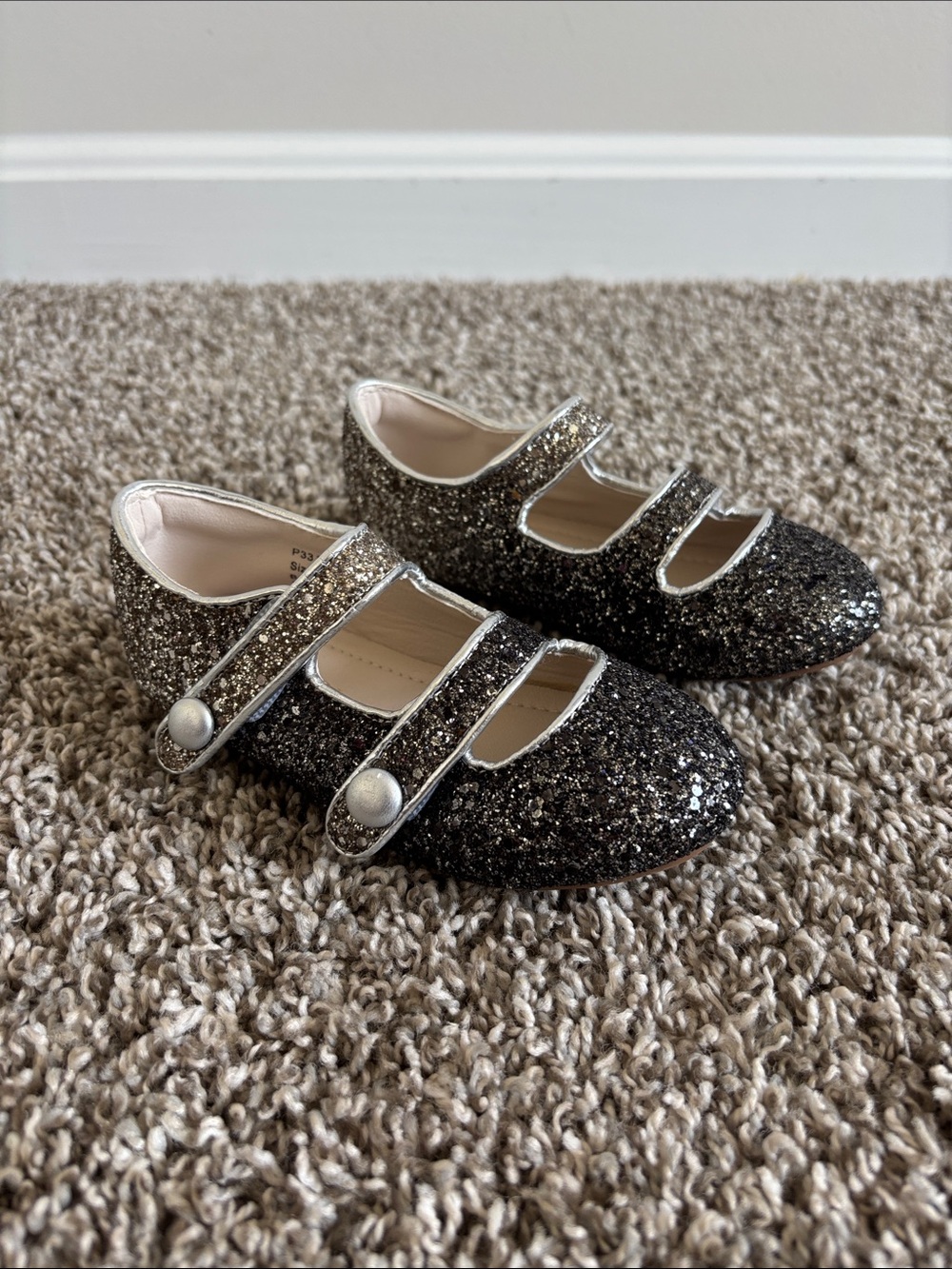 Amazon Girls' Glitter Triple-Strap Mary Jane Shoes - Black